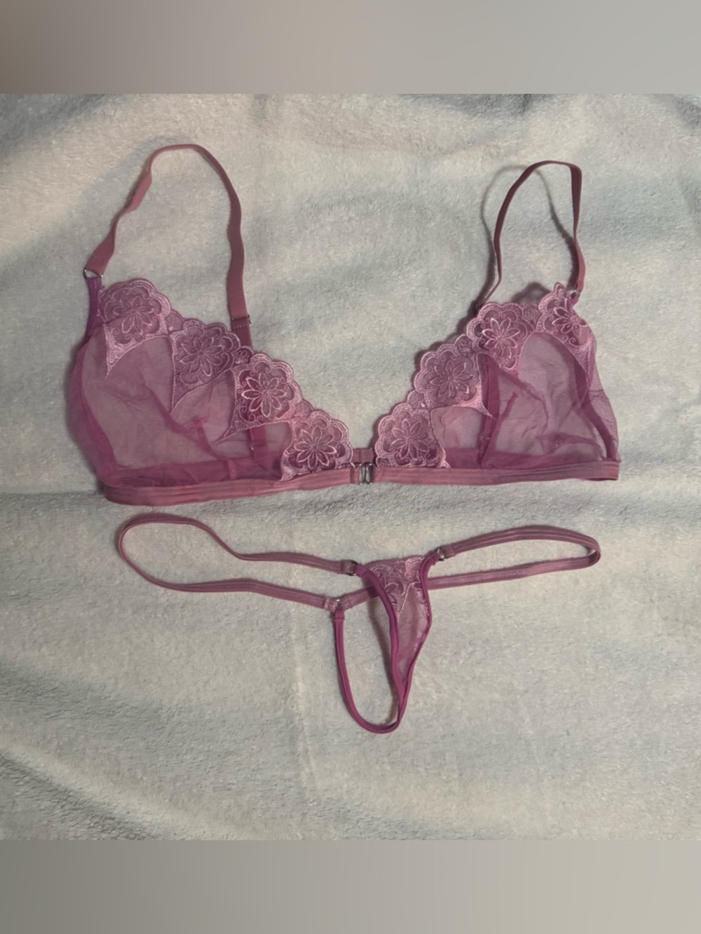 Wicked Weasel Pink Lace Lingerie Set – Medium (657 Thong)